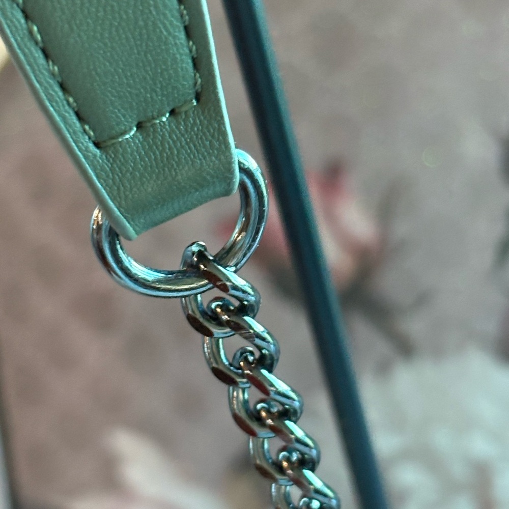 Badgley Mischka Olive Quilted Shoulder Bag - Picture 3 of 7